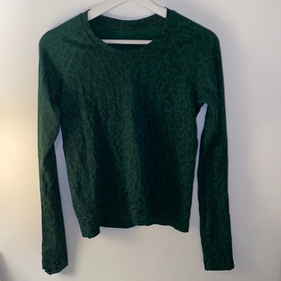 Lululemon never worn green top - Picture 1 of 2